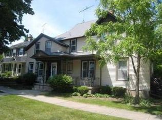 414 State Ave, St Charles, IL