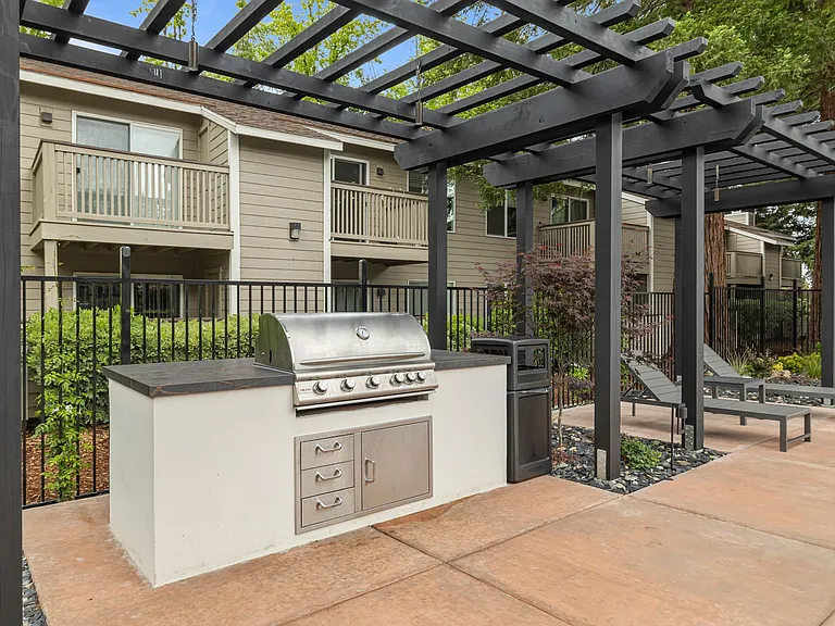 Sutter Station Apartments — Photo 68