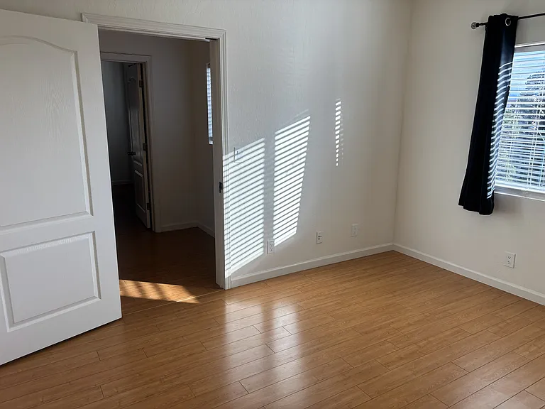 330 Capitol St #C — Photo 24