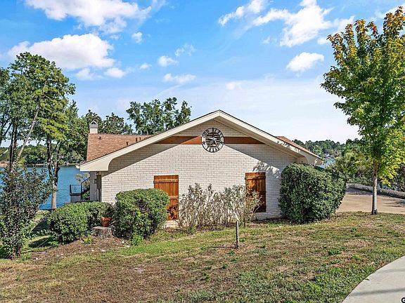5th image of 1423 Lakeshore Dr