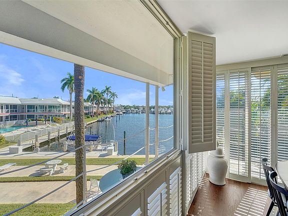 2nd image of 1124 Seminole Drive #1 C&D