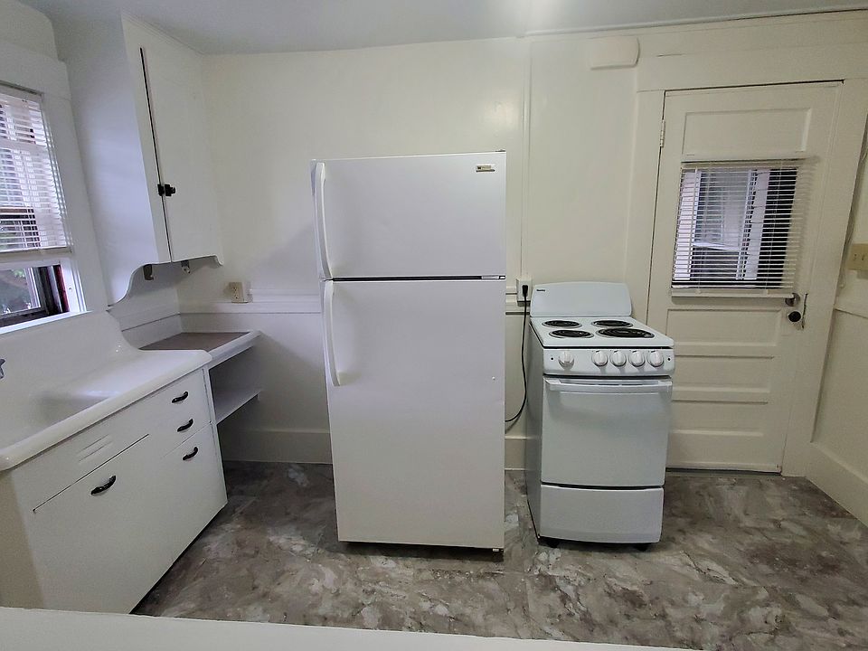 1st image of 78 1/2 Vine St #C