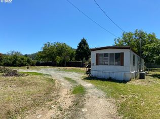 1128 N Old Pacific Hwy, Myrtle Creek, OR