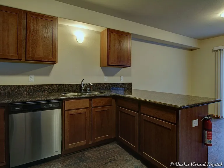 1600-1650 E Kinzi Cir — Photo 5