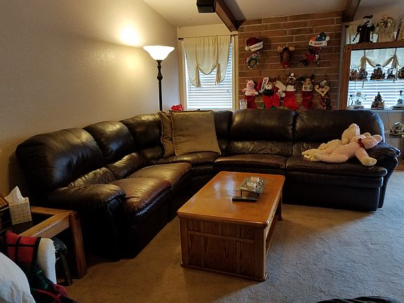 3rd image of 863 Dove Ave NE