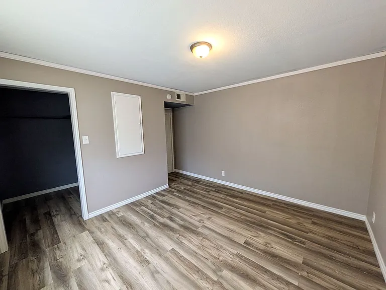 Lambda Apartments — Photo 8