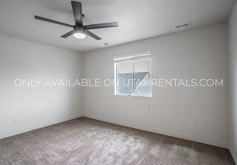 204 N 725 E — Photo 18