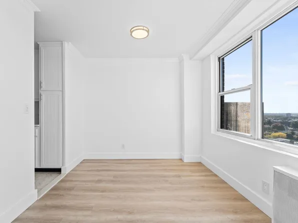 10 Huron Avenue image 10 of 33