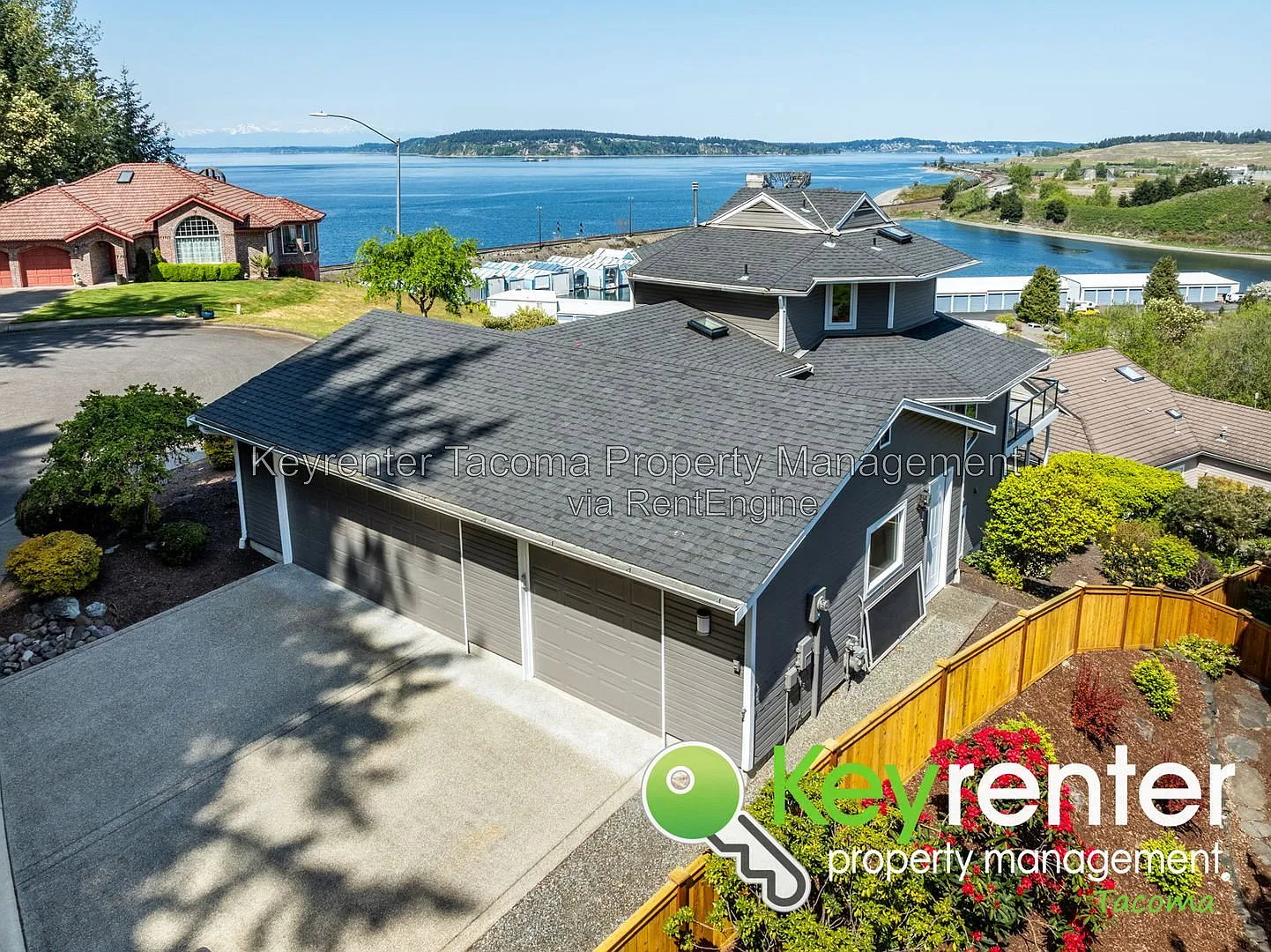 4 bed, 3.0 bath, 2588 sqft, $3,700 — Photo 2