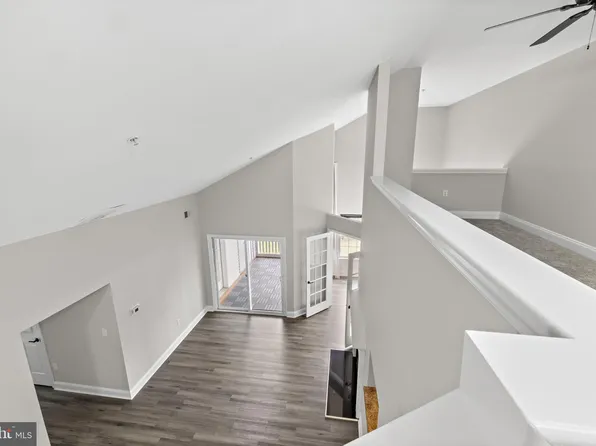 6520 Lake Park Dr APT 301, Greenbelt, MD 20770
