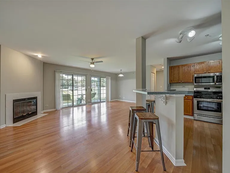 5S530 Scots Dr #18F — Photo 5