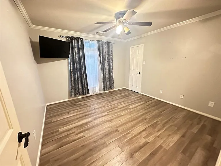 1526 Waterside Village Dr — Photo 10