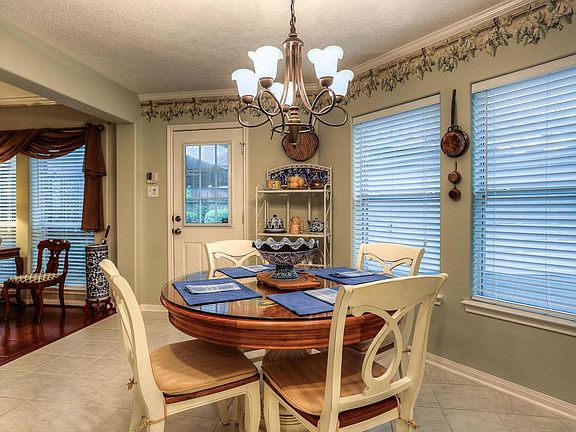 4th image of 2387 Golden Shores Ln