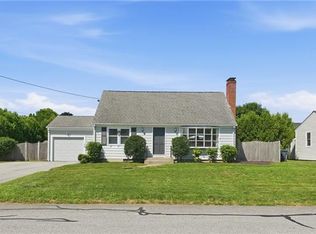 19 Crowfield Dr, Warwick, RI 02888