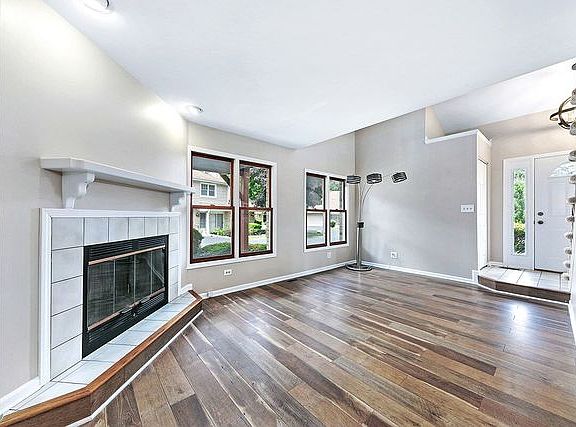 4th image of 1940 Wisteria Ct APT 3