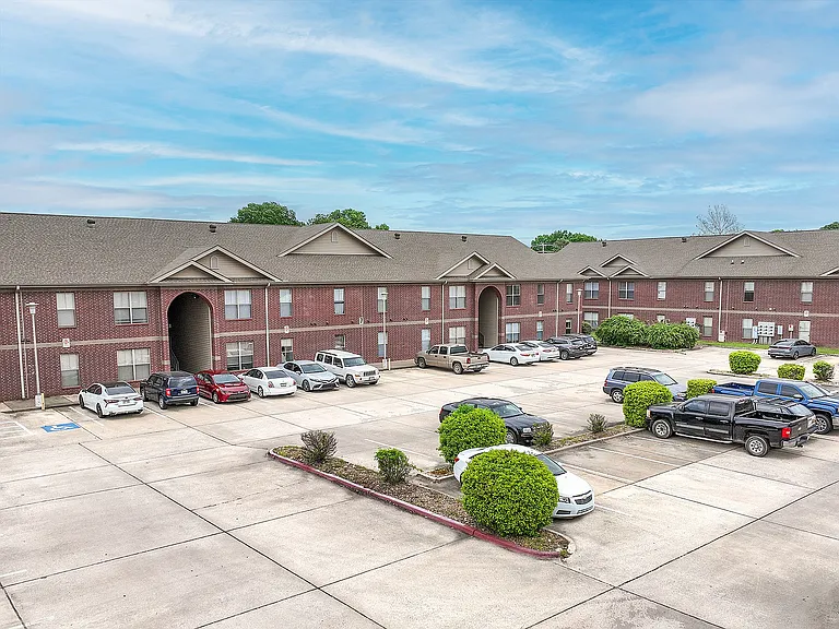 University Park Apartments — Photo 19