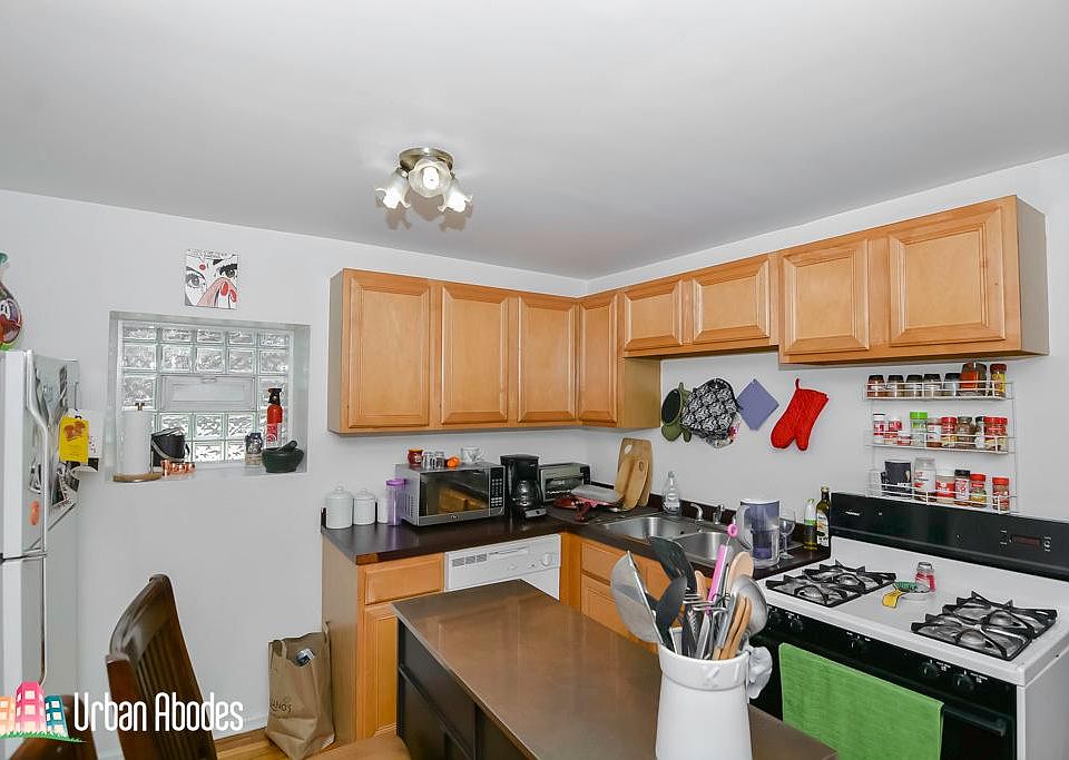 1st image of 2312 W Dickens Ave APT Gr