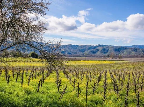 4001 Old River Rd, Ukiah, CA 95482