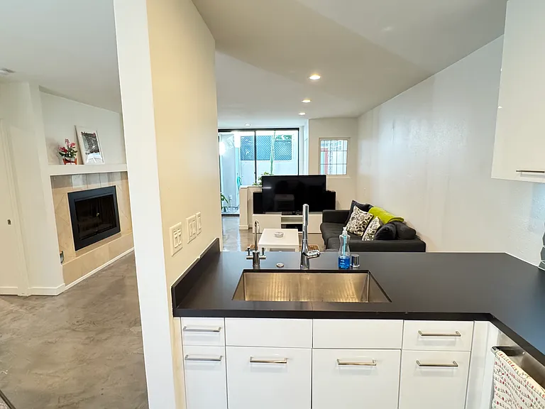 1017 Pearl St #C — Photo 15