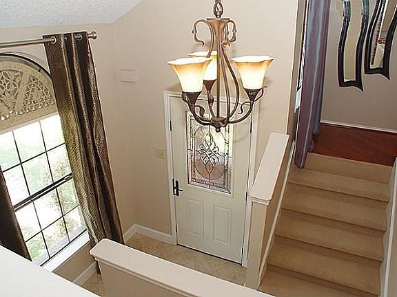 2nd image of 2918 Menlo Park Ln