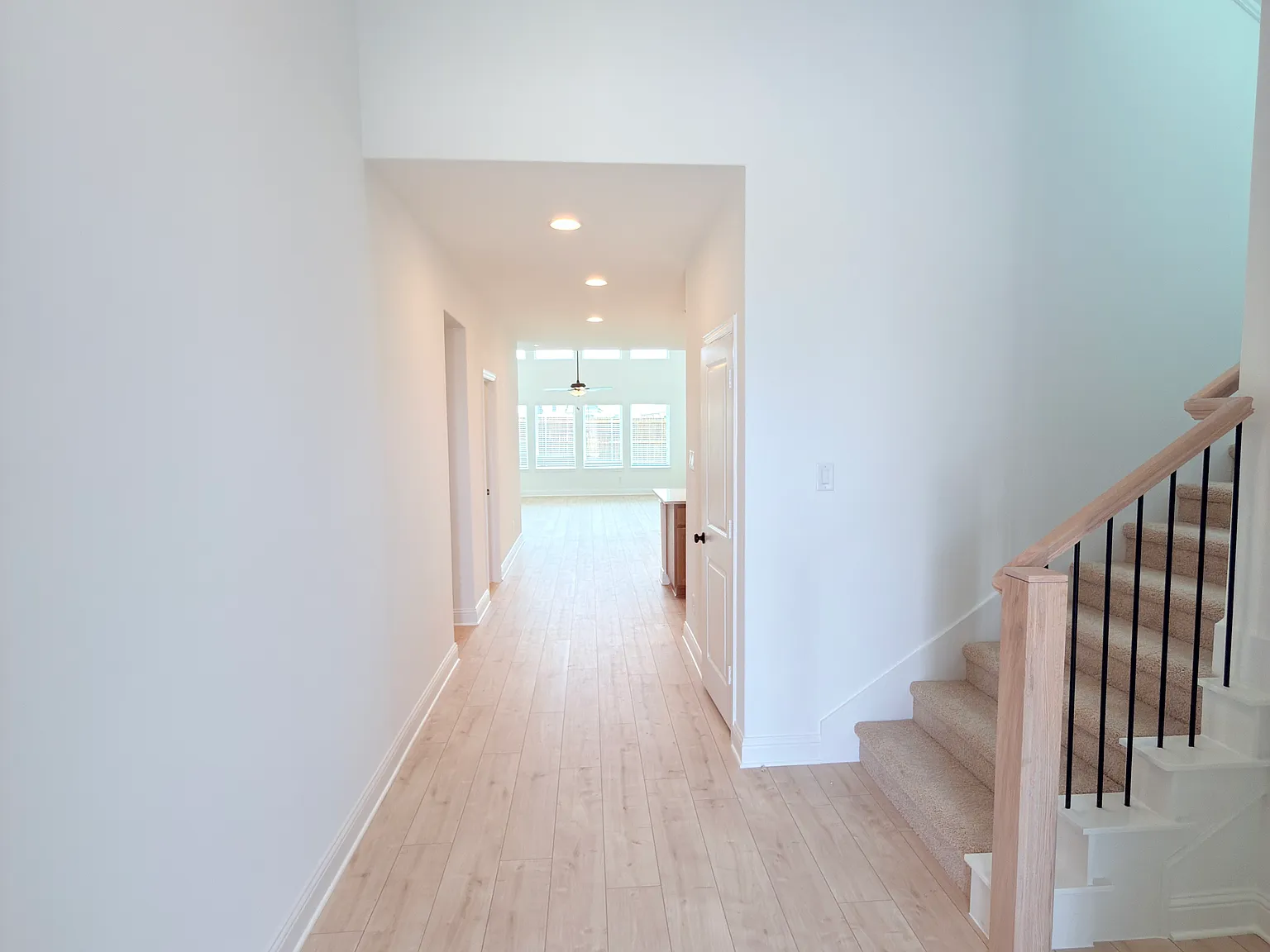 5 bed, 2761 sqft, $3,350 — Photo 3