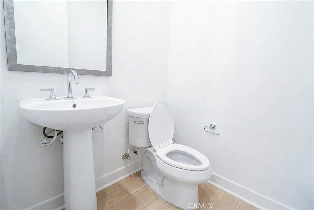 3 bed, 2.5 bath, 1564 sqft, $4,200 — Photo 4