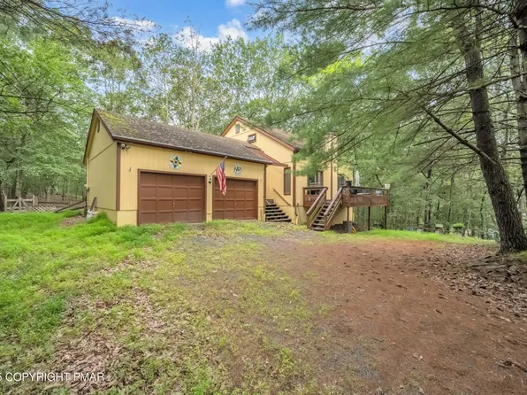 2096 Candlewood Dr, East Stroudsburg, PA 18301