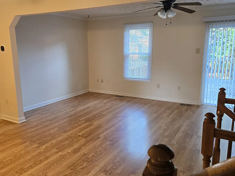 11 Fencerow Ct — Photo 8