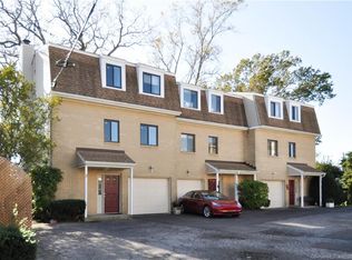 21 Park St APT 3, Stamford, CT