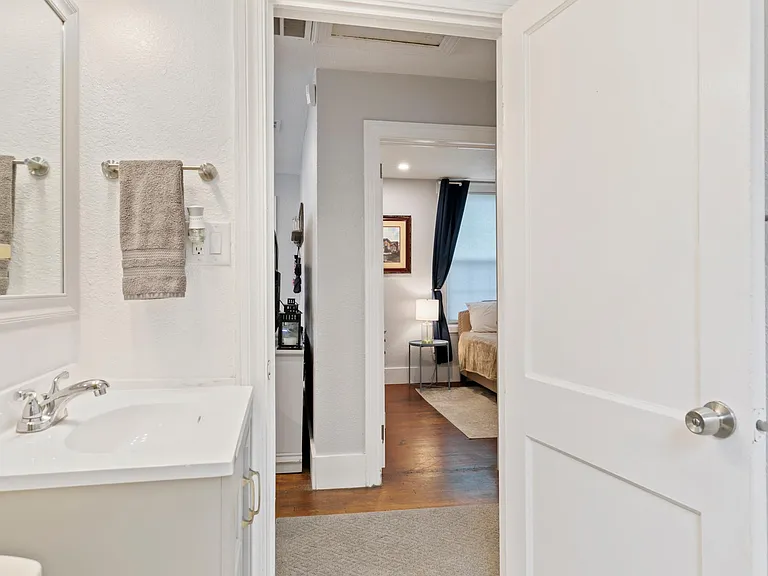 1509 E Anderson St — Photo 8