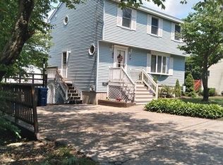 5 Pinehurst Ave, Dracut, MA 01826