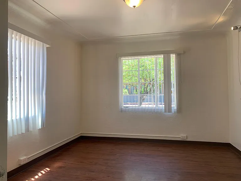Additional bedroom with lots of light