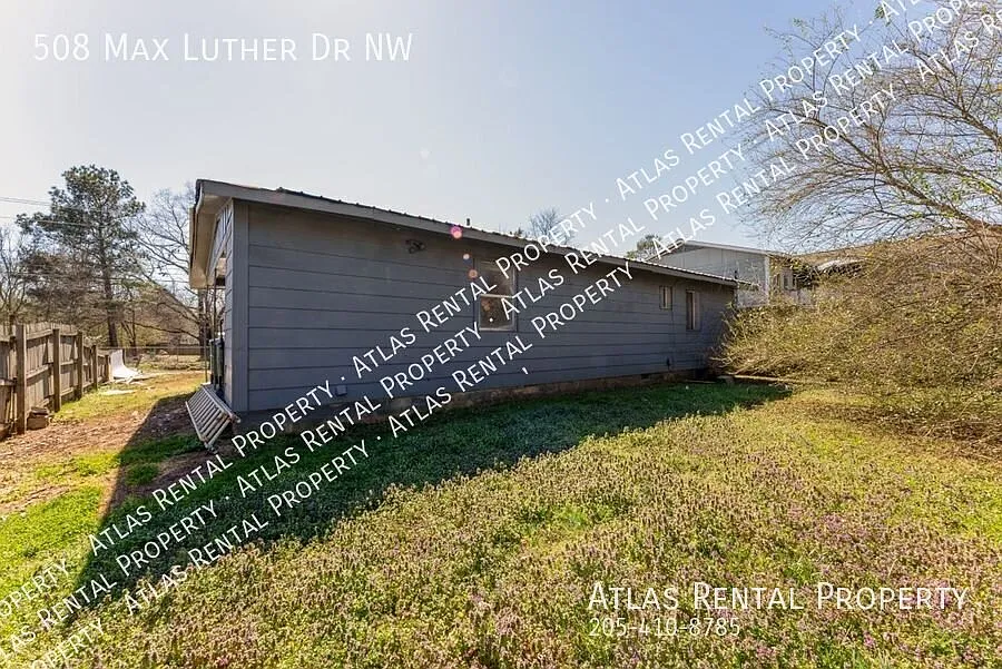Move-In Ready 3BR Home! Pet Friendly! — Photo 4