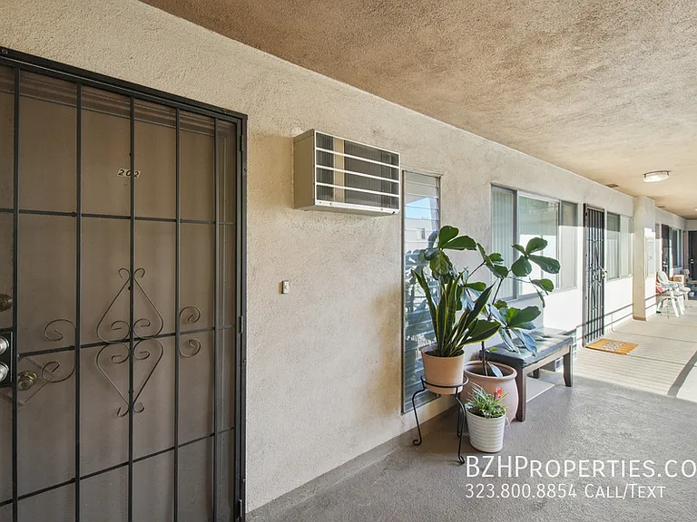 7540 Hampton Ave #202A — Photo 22
