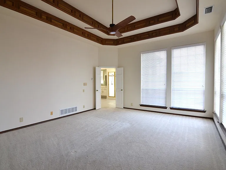 7000 Ivory Ct — Photo 26