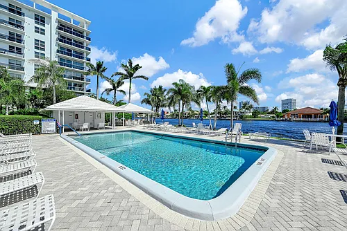 6279 Bay Club Dr #3 Photo 1