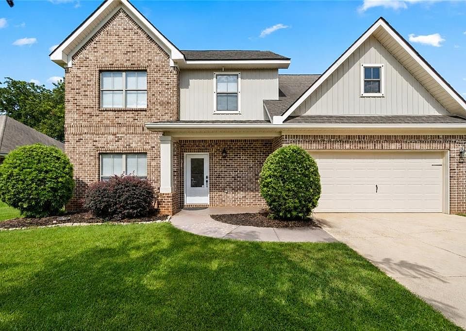 1st image of 8813 Bainbridge Dr