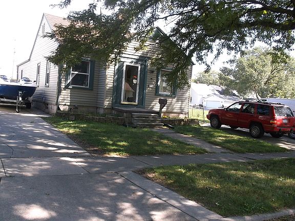 3rd image of 1154 White Ave