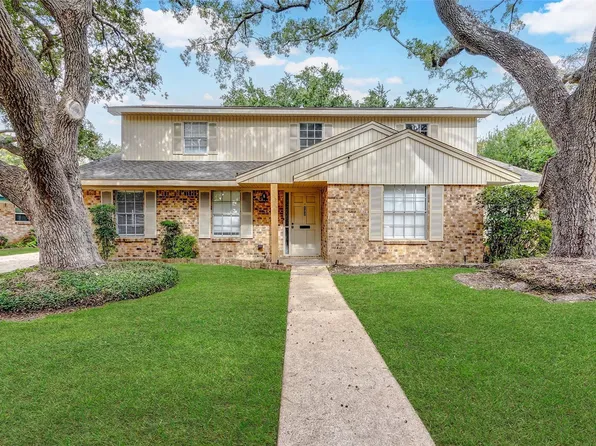 122 Camellia St, Sugar Land, TX 77478