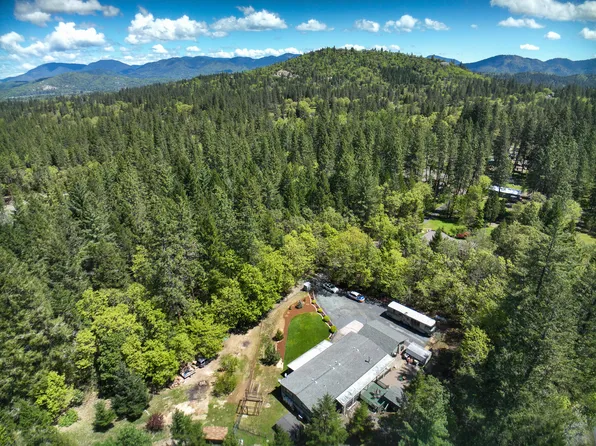 3284 Elk Ln, Grants Pass, OR 97527