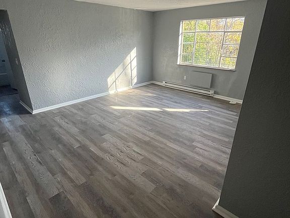 3rd image of 4056 Reading Rd APT 8