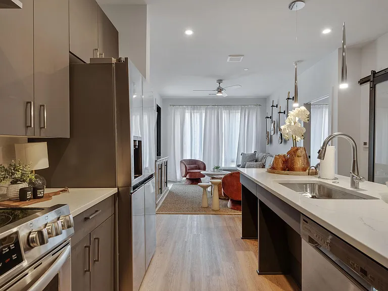 303 31st Ave N #206 — Photo 7