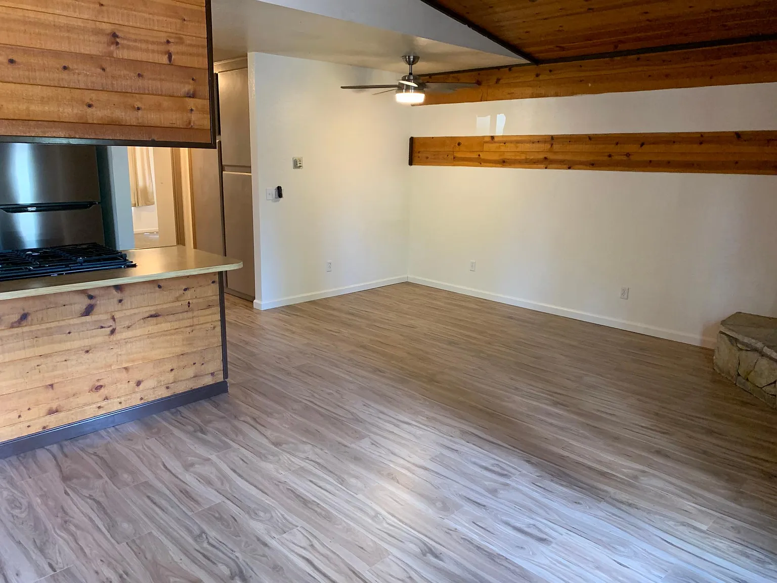 2 bed, 790 sqft, $1,500 — Photo 2