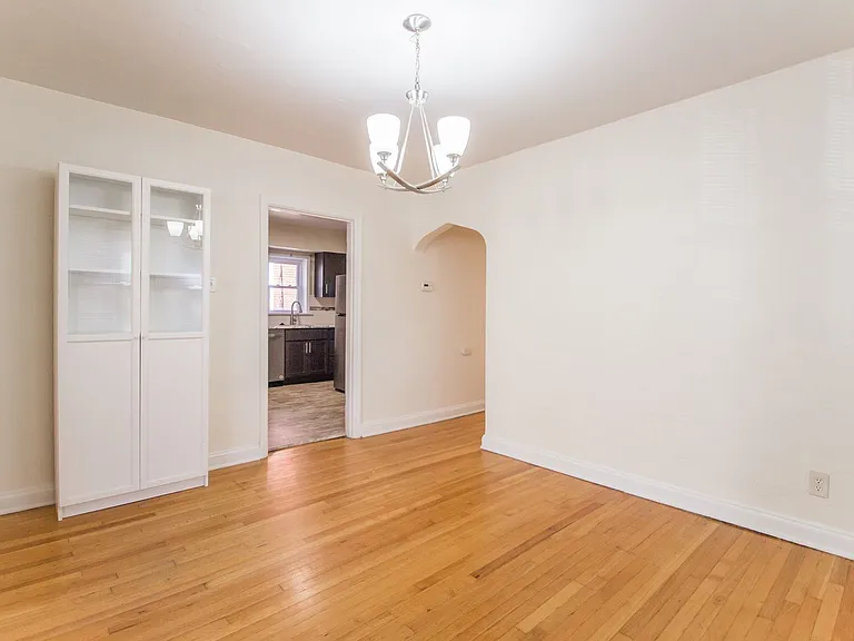 (204) 7339 Dartmouth Ave — Photo 10