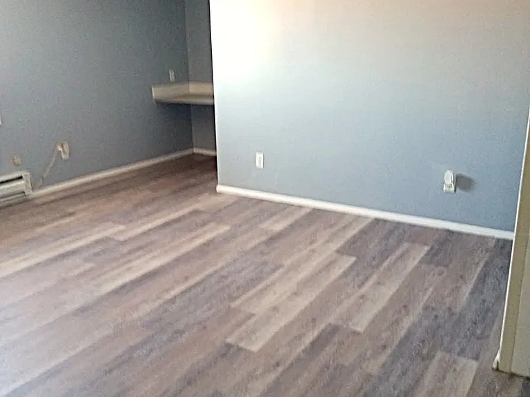 41 Railroad Ave #B — Photo 2