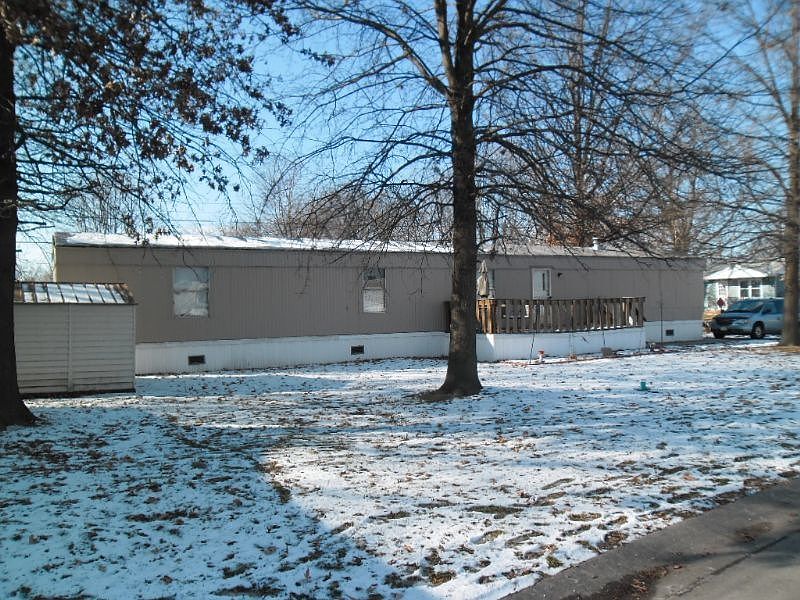 2nd image of 101 Drake St