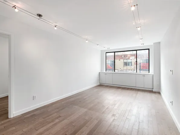 44 E 12th St, New York, NY