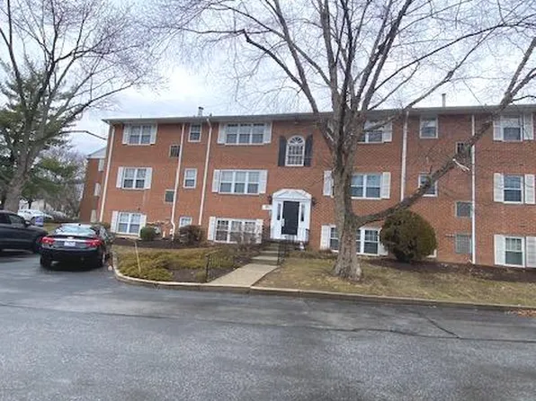 804 South Ave APT D4, Secane, PA 19018