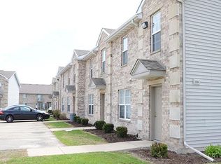 1062 Regent Dr, Dekalb, IL 60115