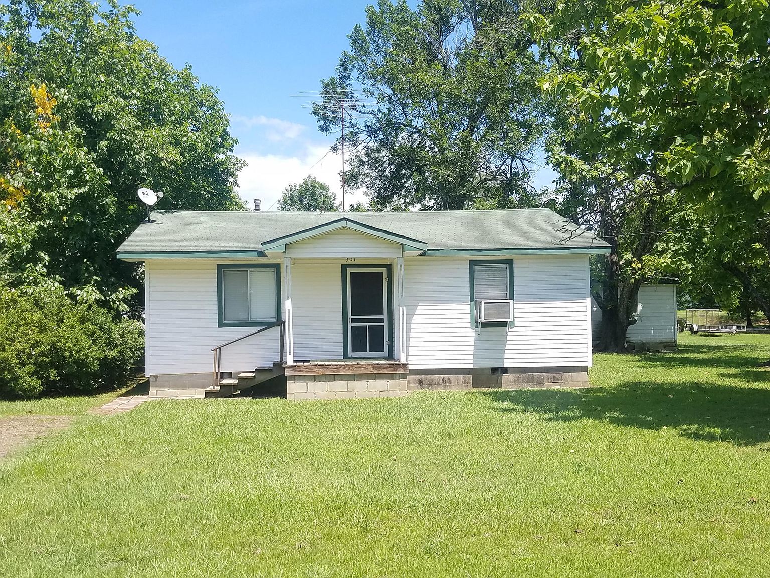 301 S Washington Ave, Plainview, AR 72857 | Zillow